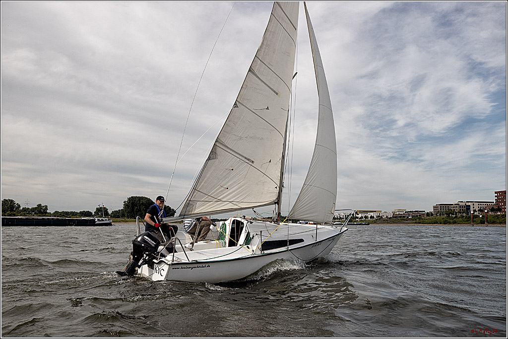 100 Jahre Rheinwoche 2022 - 2. Wettfahrt  Hitdorf - Duesseldorf, 03.06.2022,